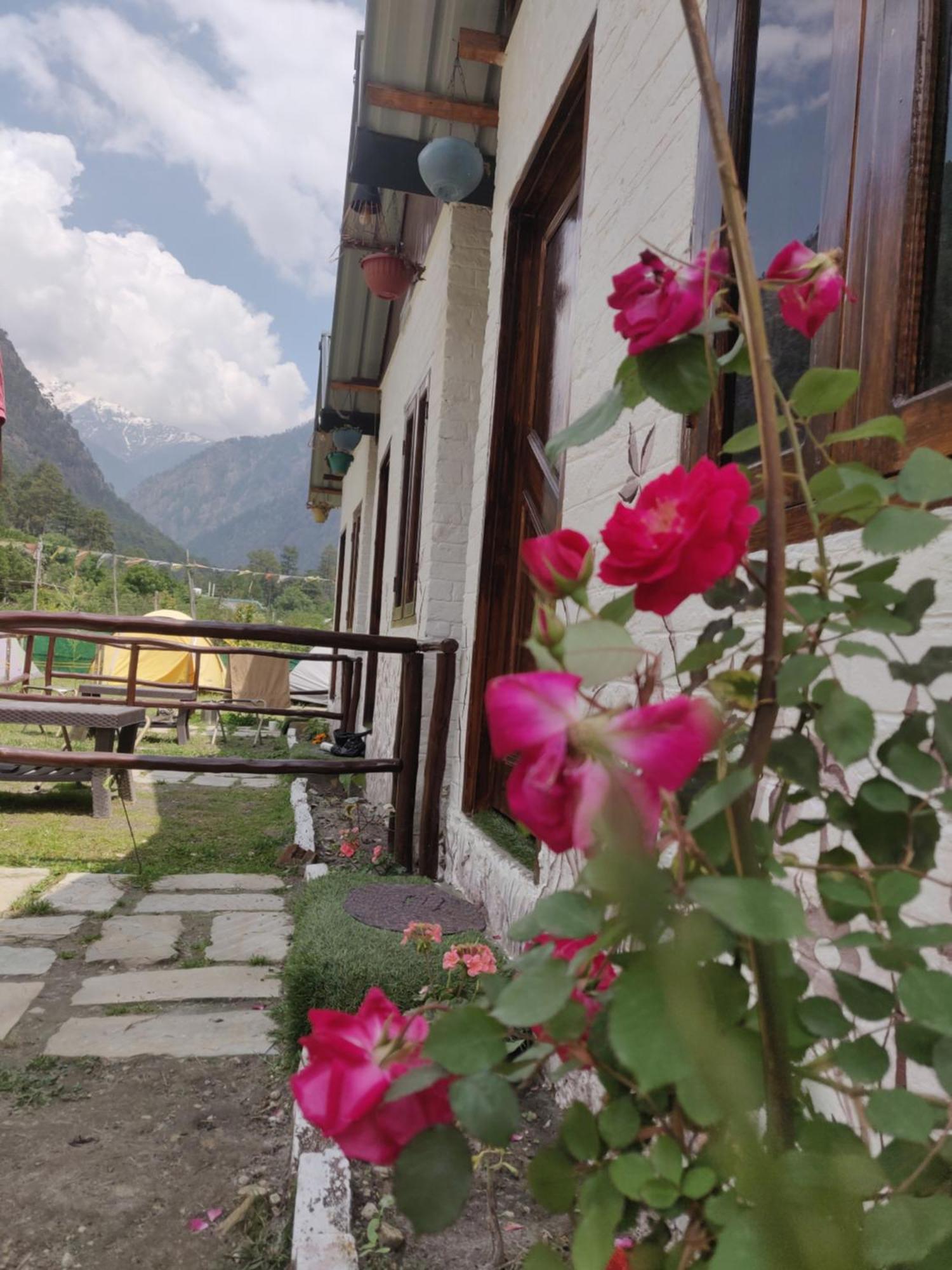 Himtrek Stays, Kasol Exterior photo